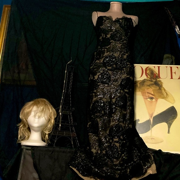 Bob Mackie gown - Picture 7 of 16